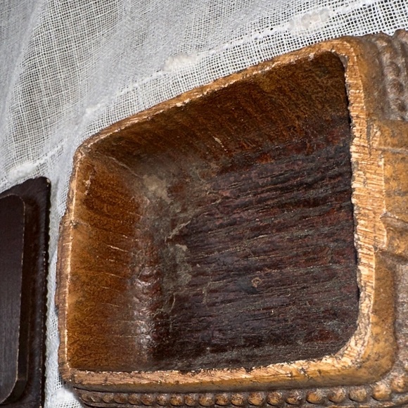 Victorian or Antique Intricately Hand Carved Wooden Trinket Box Removeable Lid - Picture 16 of 16